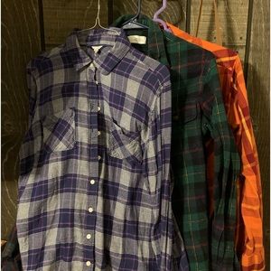 Set of 3 Fits Size Women’s Large Flannel Button-up Tops -